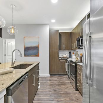 Oak & Ellum - Apartments Near Me - Dallas, Texas