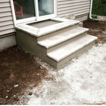 PG Concrete Pavers - the steps leading up to the house - Landscaping Near Me PG Concrete Pavers - the steps leading up to the house - Landscaping Near Me