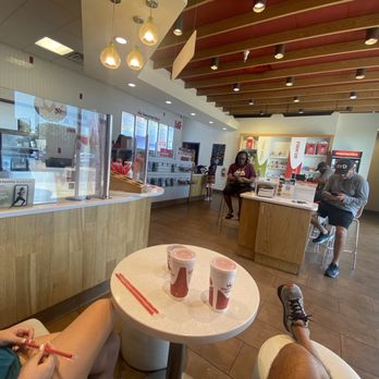 Smoothie King - People waiting - Juice Bars & Smoothies Near Me - Memphis, Tennessee Smoothie King - People waiting - Juice Bars & Smoothies Near Me - Memphis, Tennessee