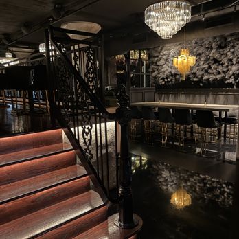 Dearly Beloved - Cocktail Bars Near Me - Chicago, Illinois