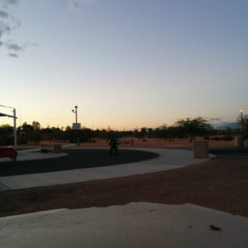 Firefighters Memorial Park - U can walk or run all the way r this park. Maybe 3 miles round the park. - Parks Near Me - Las Vegas, Nevada
