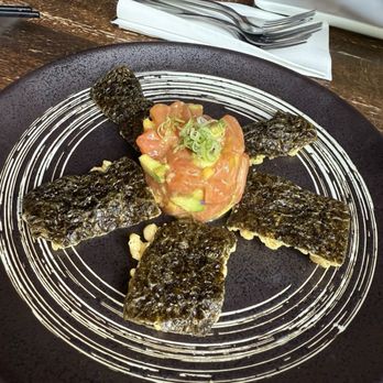 SHI - Salmon Tartare - Asian Fusion Near Me - Long Island City, New York