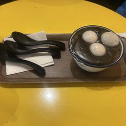 Sesame dumplings in sesame soup Sesame dumplings in sesame soup
