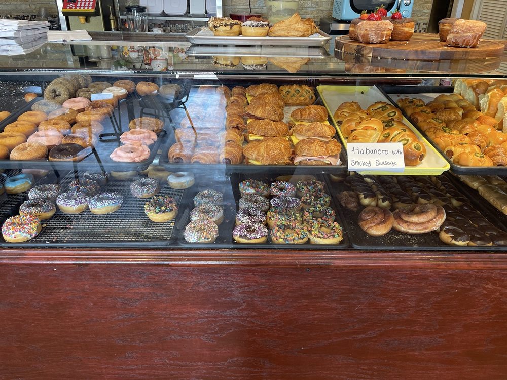 Escapé Donuts and Coffee Logo