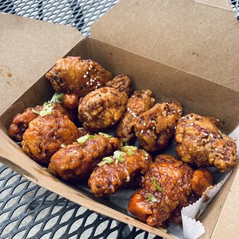 Fiya Hen - Soy garlic (top), spicy garlic (bottom) chicken wings - Chicken Wings Near Me - Boston, Massachusetts