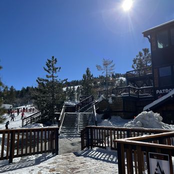 Big Bear Mountain Resort - Ski Schools Near Me - Big Bear Lake, California