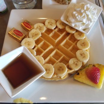 Moena Café - Belgian waffles with choice of fruit - Cafes Near Me - Honolulu, Hawaii