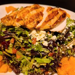 Nat's On Maple - House chicken salad