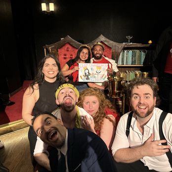 Drunk Shakespeare - A pic at the end with the incredible actors. They are the best !!!! - Performing Arts Near Me - New York, New York