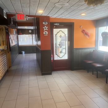 Crab N Go - Inside - Cajun/Creole Near Me - St. Louis, Missouri Crab N Go - Inside - Cajun/Creole Near Me - St. Louis, Missouri