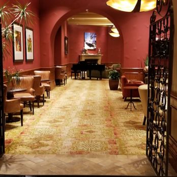 Watertable - HALLWAY TO A MINI BAR WHICH WAS CLOSED - New American Near Me - Huntington Beach, California