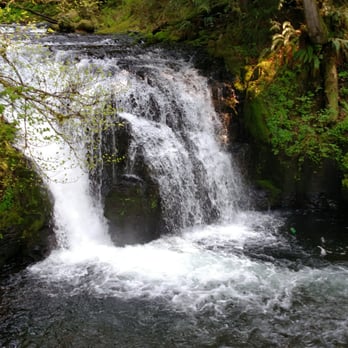 Multnomah Falls - Hiking Near Me - Bridal Veil, Oregon Multnomah Falls - Hiking Near Me - Bridal Veil, Oregon