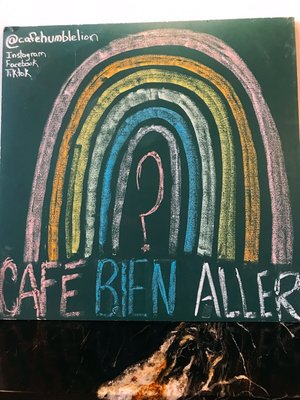 Café Humble Lion (McGill College) by null