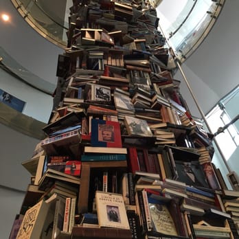 The Petersen House - Tower of all books about Lincoln - Museums Near Me - Washington, DC, District of Columbia The Petersen House - Tower of all books about Lincoln - Museums Near Me - Washington, DC, District of Columbia