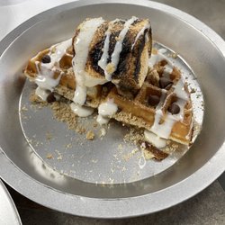 S'mores waffle