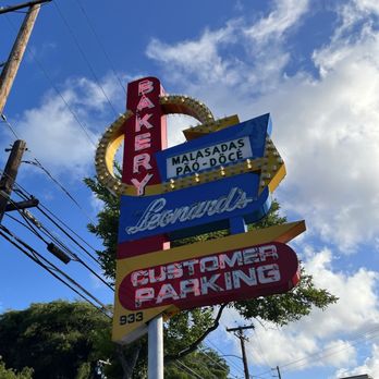Leonard's Bakery - Bakeries Near Me - Honolulu, Hawaii