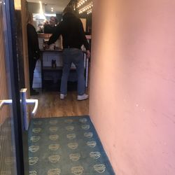 Brute Burgers - the entrance