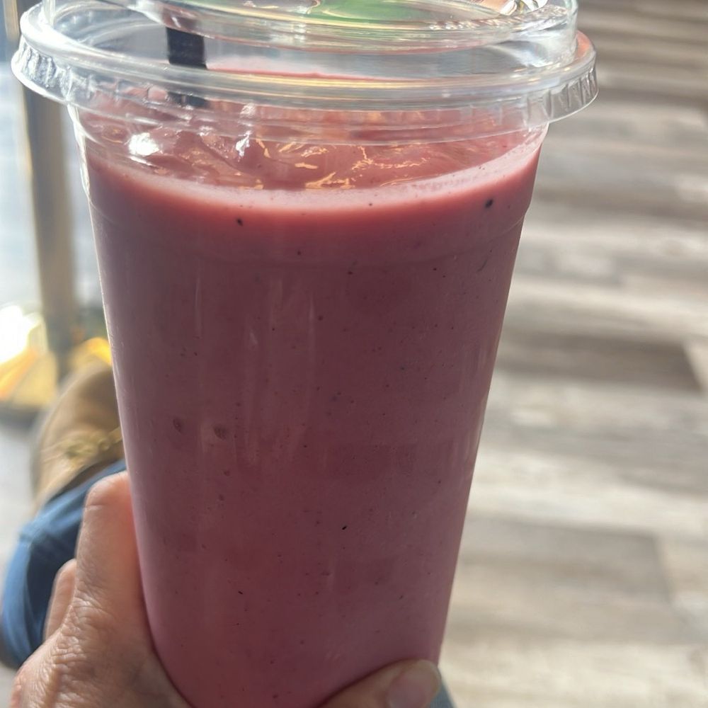 Juice World - Dragonfruit smoothie - Juice Bars & Smoothies Near Me - Hemet, California