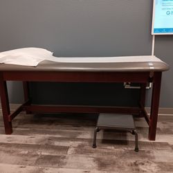 Digestive Health Associates - Patient bed
