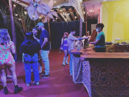 Naomi's Garden Restaurant & Lounge by null