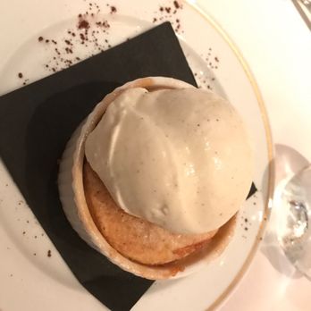 Arroyo Chop House - Peach cobbler a la mode - Steakhouses Near Me - Pasadena, California