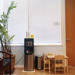 Clearinsight Psychiatry - Well kept waiting room with water fountain and space for children!