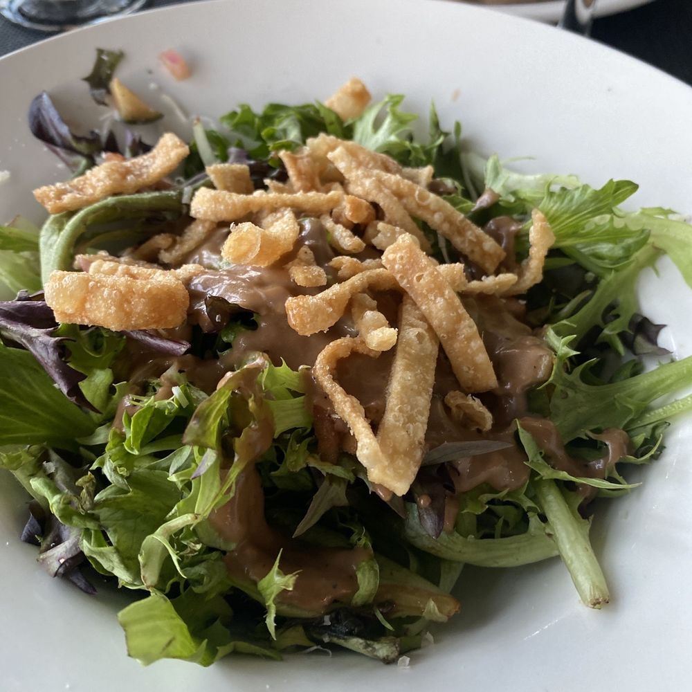 Resto-Pub Le St-Bernard - ows a salad and a pizza - Bars Near Me - Beaupre, Quebec Resto-Pub Le St-Bernard - ows a salad and a pizza - Bars Near Me - Beaupre, Quebec