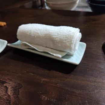 Udon Shin - warm towels to wipe your hands before eating - Noodles Near Me - Mesa, Arizona Udon Shin - warm towels to wipe your hands before eating - Noodles Near Me - Mesa, Arizona