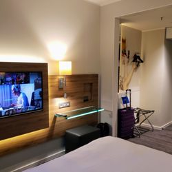 MOXY Munich Airport - My Room at Moxy MUC