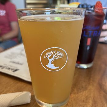 MaineTowne - Village shandy - American Near Me - Maineville, Ohio