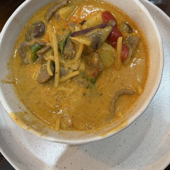 Erawan Royal Thai - Red curry with beef - Thai Near Me - Harrison, New York Erawan Royal Thai - Red curry with beef - Thai Near Me - Harrison, New York