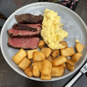 Urban Press Winery & Restaurant - Steak and eggs - Wine Bars Near Me - Burbank, California Urban Press Winery & Restaurant - Steak and eggs - Wine Bars Near Me - Burbank, California