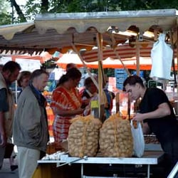 Wochenmarkt am Wiener Platz