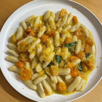 Birdie's - Cavatelli with sungold tomatoes - French Near Me - Austin, Texas Birdie's - Cavatelli with sungold tomatoes - French Near Me - Austin, Texas
