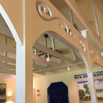 Blue Giraffe Restaurant - Swirl In The Ocean - Seafood Near Me - Sanibel, Florida