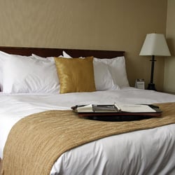 The Thompson Hotel & Conference Centre - Deluxe King