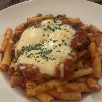 The Grist - Baked Parm Ziti - Breweries Near Me - Niagara-on-the-Lake, Ontario The Grist - Baked Parm Ziti - Breweries Near Me - Niagara-on-the-Lake, Ontario