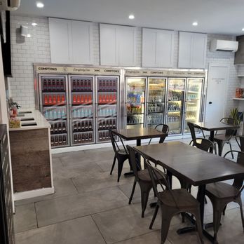 Comptons - Seating and soft drink area - Breakfast & Brunch Near Me - Astoria Queens, New York