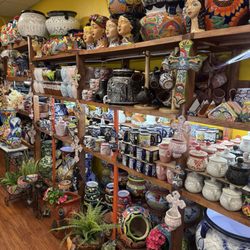 El Jardin De Talavera Pottery - Great inventory