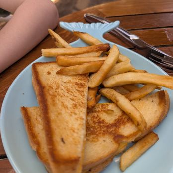 Hula Grill Kaanapali - Kids grilled cheese - New American Near Me - Lahaina, Hawaii Hula Grill Kaanapali - Kids grilled cheese - New American Near Me - Lahaina, Hawaii