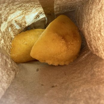 Sabores Bakery - Empanada Colombiana de Pollo - Colombian Near Me - Kissimmee, Florida Sabores Bakery - Empanada Colombiana de Pollo - Colombian Near Me - Kissimmee, Florida