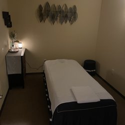 Zen Spa - Massage room.