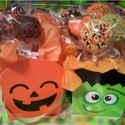 Nikkis Baking - Halloween Cake Pops
