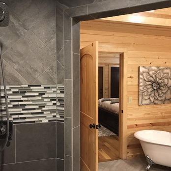 Beavers Bend Luxury Cabin Rentals - The dual shower - very nice and warm! - Vacation Rentals Near Me - Broken Bow, Oklahoma Beavers Bend Luxury Cabin Rentals - The dual shower - very nice and warm! - Vacation Rentals Near Me - Broken Bow, Oklahoma