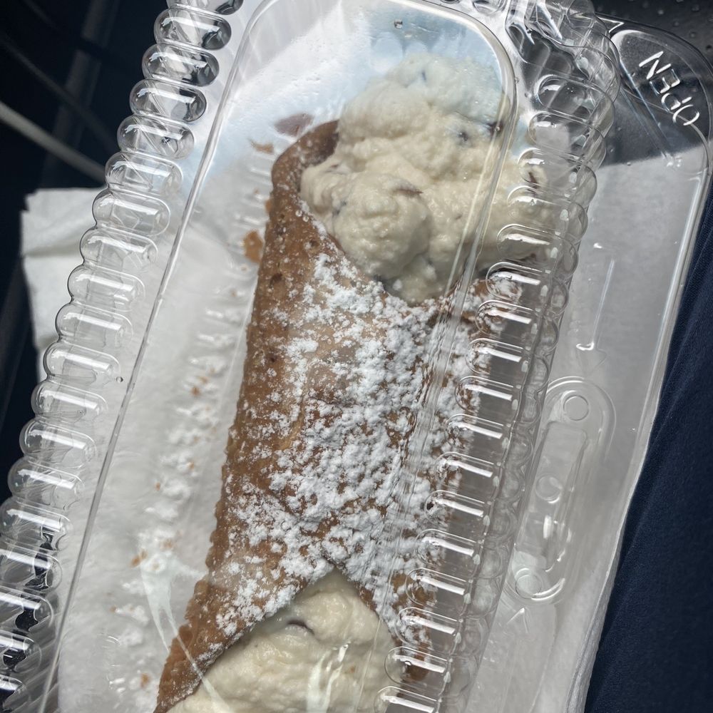 Giolitti Delicatessen - Cannoli - Delis Near Me - Annapolis, Maryland