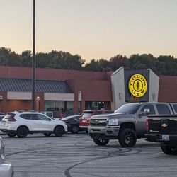 Gold's Gym - Gym parking lot