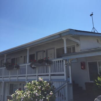 Bluebird Inn - Room 32 on the 2nd floor - Hotels Near Me - Cambria, California Bluebird Inn - Room 32 on the 2nd floor - Hotels Near Me - Cambria, California