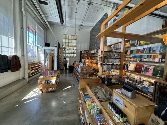 Heath Newsstand by null