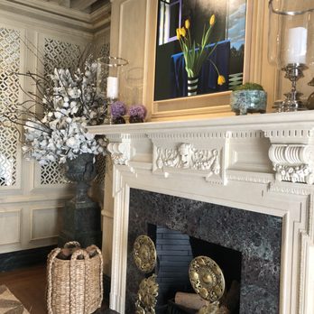 Jeni Pfeiffer - Compass - Staging a home sets a welcoming environment for guests viewing. - Real Estate Agents Near Me - Los Altos, California Jeni Pfeiffer - Compass - Staging a home sets a welcoming environment for guests viewing. - Real Estate Agents Near Me - Los Altos, California