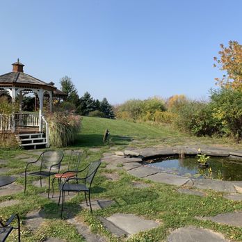 La Tourelle - Property is beautiful for a stroll! - Hotels Near Me - Ithaca, New York
